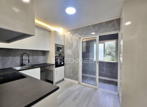 Apartamento t3 totalmente remodelado em rio tinto – pronto a entrar!