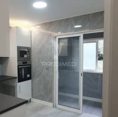 Apartamento t3 totalmente remodelado em rio tinto – pronto a entrar!
