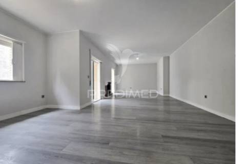 Apartamento t3 totalmente remodelado em rio tinto – pronto a entrar!