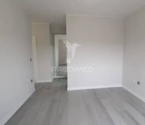 Apartamento t3 totalmente remodelado em rio tinto – pronto a entrar!