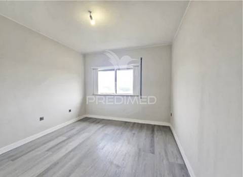 Apartamento t3 totalmente remodelado em rio tinto – pronto a entrar!
