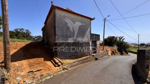 Moradia em ruína nos prazeres - calheta - ilha da madeira