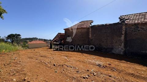 Moradia em ruína nos prazeres - calheta - ilha da madeira