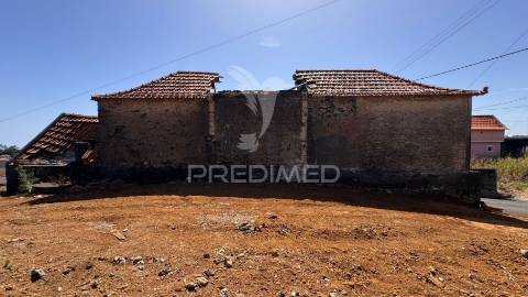 Moradia em ruína nos prazeres - calheta - ilha da madeira