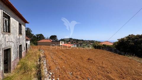 Moradia em ruína nos prazeres - calheta - ilha da madeira