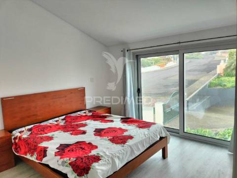 Moradia de sonho com 3 suites, piscina e jardim – privacidade, luz natural e conforto garantidos!