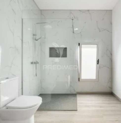 Moradia de sonho com 3 suites, piscina e jardim – privacidade, luz natural e conforto garantidos!