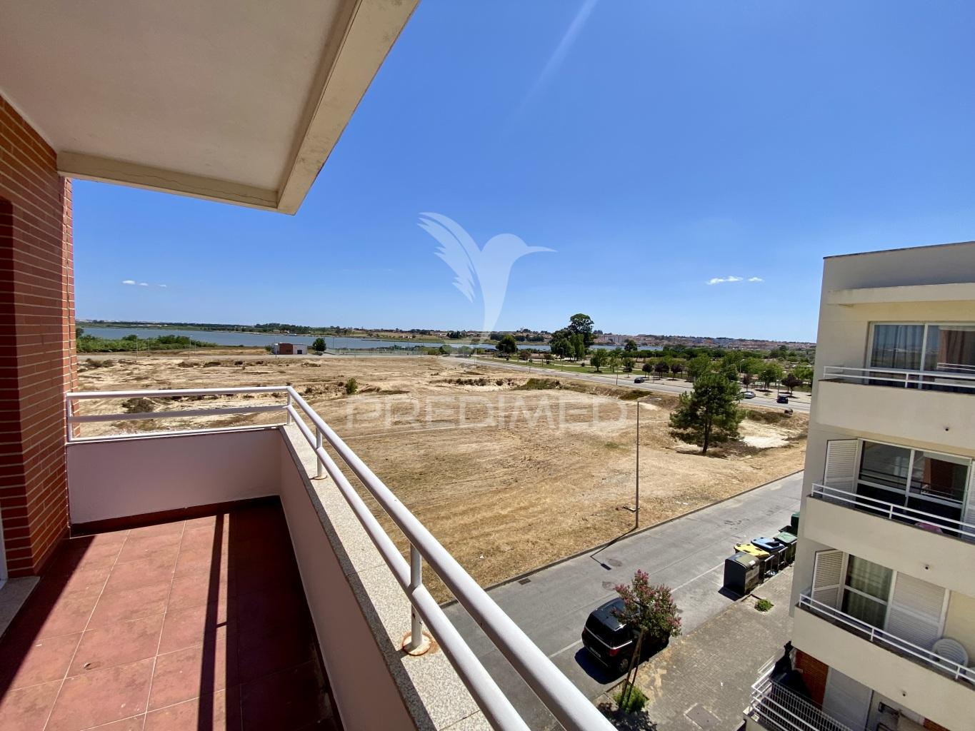Apartamento t3 com vista rio, estacionamento e arrecadação