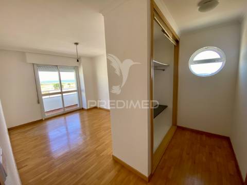 Apartamento t3 com vista rio, estacionamento e arrecadação