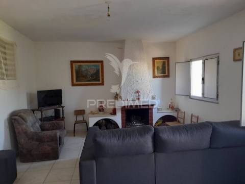 Moradia t3 com terreno - pias