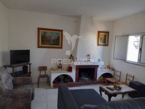 Moradia t3 com terreno - pias
