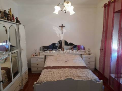 Moradia t3 com terreno - pias