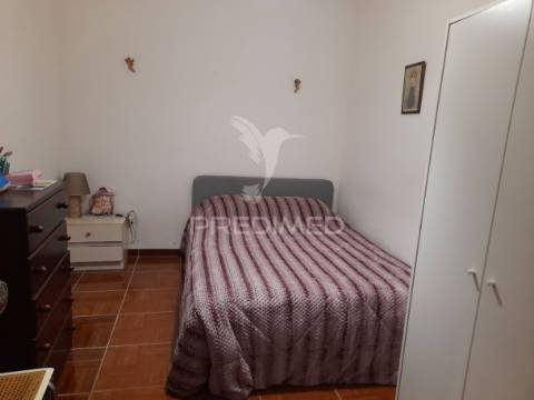 Moradia t3 com terreno - pias
