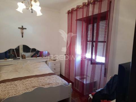 Moradia t3 com terreno - pias