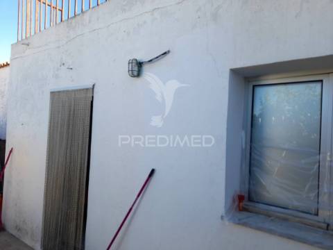 Moradia t3 com terreno - pias