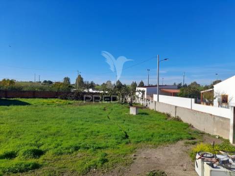 Moradia t3 com terreno - pias