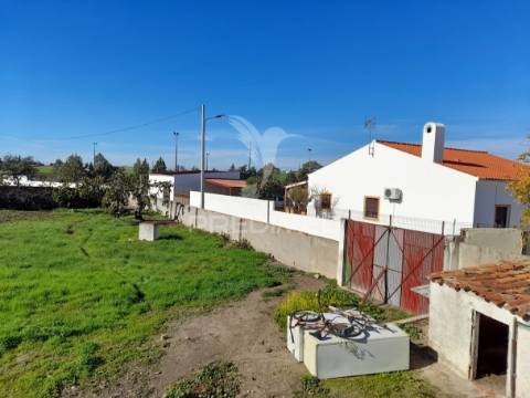 Moradia t3 com terreno - pias