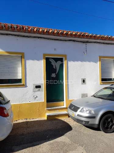Moradia t3 com terreno - pias