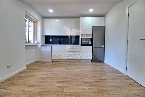 Apartamento t2 remodelado amadora