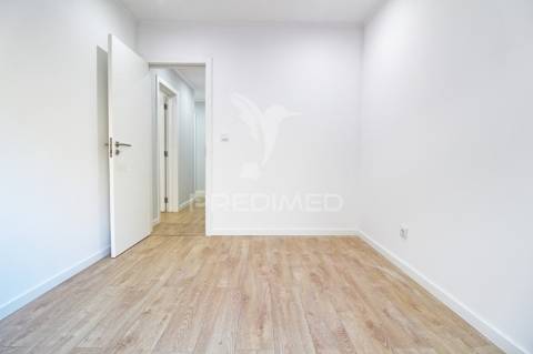 Apartamento t2 remodelado amadora