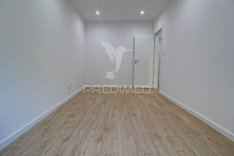 Apartamento t2 remodelado amadora