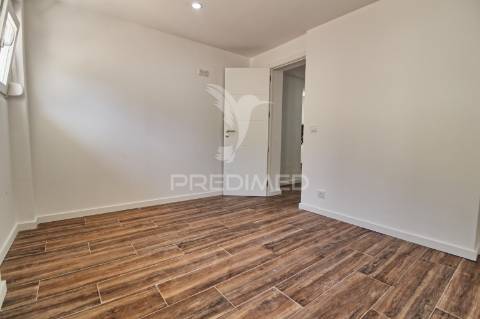 Apartamento t2 remodelado amadora
