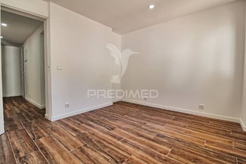 Apartamento t2 remodelado amadora