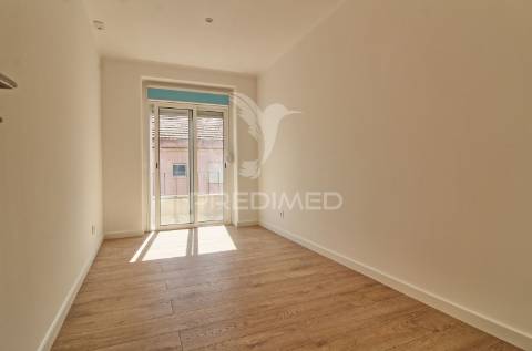 Apartamento na amadora remodelado