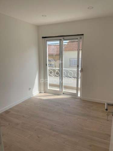 Apartamento na amadora remodelado