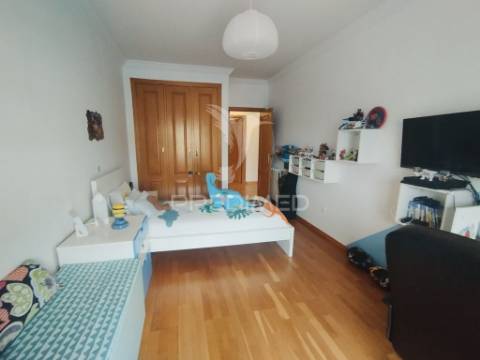 Apartamento t3 com garagem
