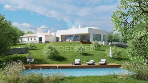 Terreno para construção de moradia com piscina