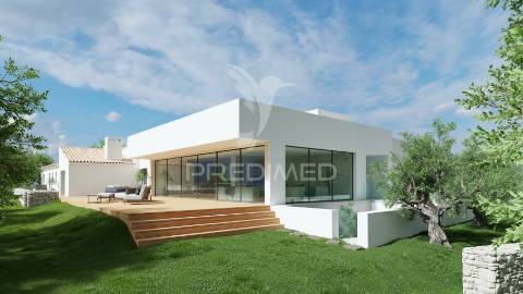 Terreno para construção de moradia com piscina