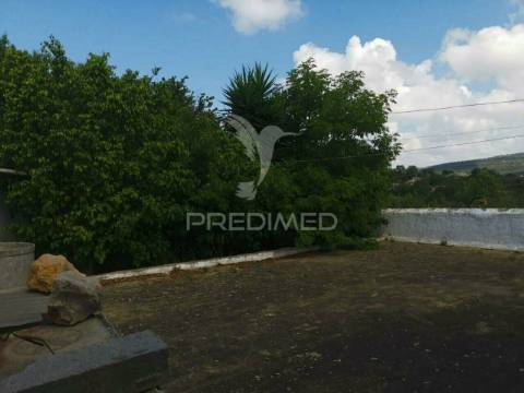 Casa / villa t4 em loulé (são sebastião) de 180 288m²