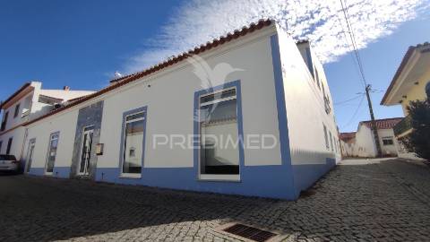 Prédio urbano comercial em beringel