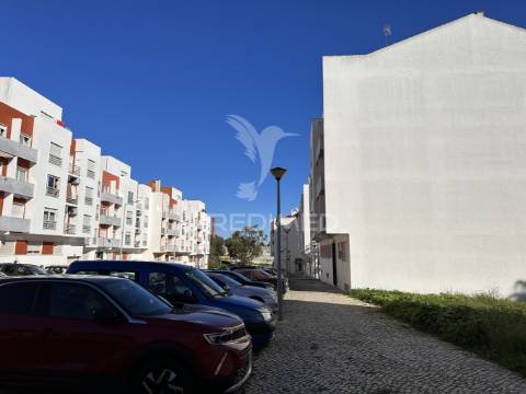 Lote de terreno p/ prédio c/ projecto p/ 12 fogos