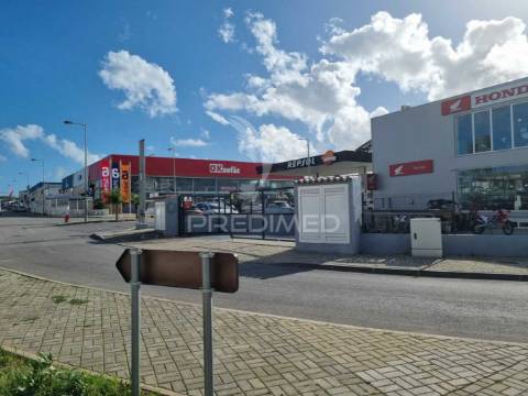 Loja/armazém – oportunidade para investidores, pateiro