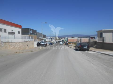 Loja/armazém – oportunidade para investidores, pateiro