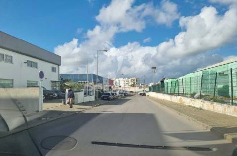 Loja/armazém – oportunidade para investidores, pateiro