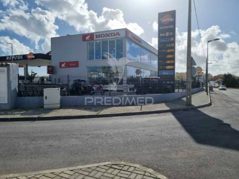 Loja/armazém – oportunidade para investidores, pateiro