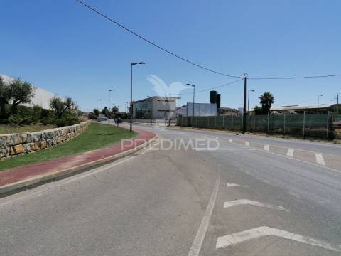 Loja/armazém – oportunidade para investidores, pateiro