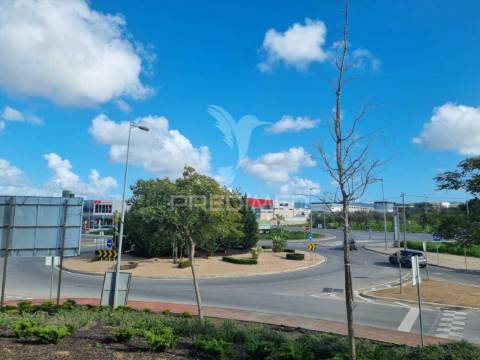 Loja/armazém – oportunidade para investidores, pateiro