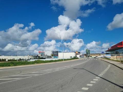 Loja/armazém – oportunidade para investidores, pateiro