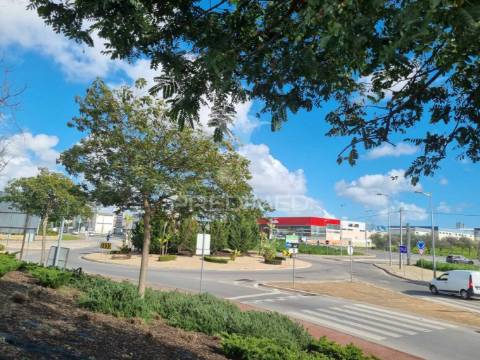 Loja/armazém – oportunidade para investidores, pateiro