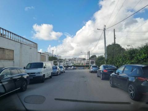 Loja/armazém – oportunidade para investidores, pateiro