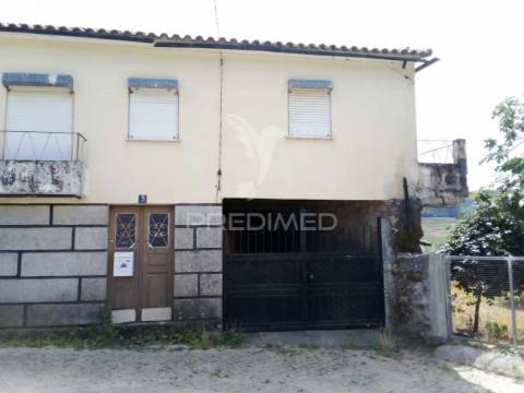 3 moradias à venda em insua, penalva do castelo