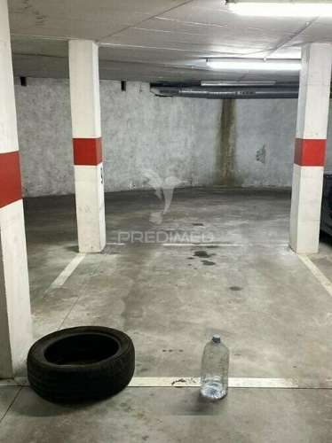 Parqueamento coberto em sines
