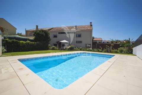 Lisboa / olivais ( próximo ao novo hospital de todos os santos ) - moradia  t6 + 1 com piscina