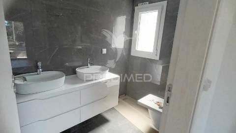 Moradia isolada t5 qtª da charnequinha