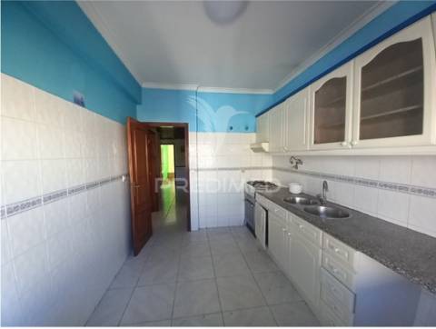 Apartamento t3 usado - fogueteiro