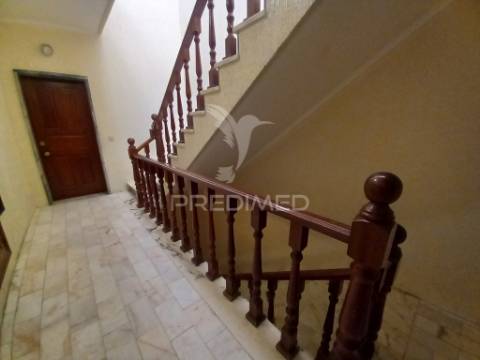 Apartamento t3 usado - fogueteiro